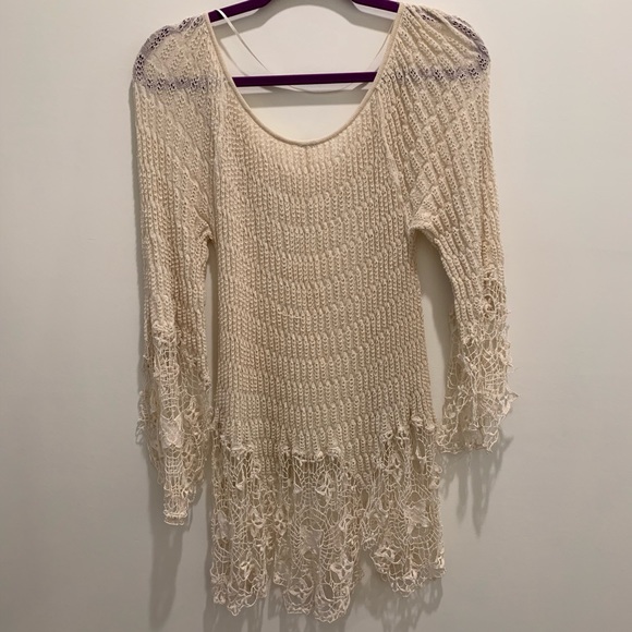 Free People small lace detailed cream flowy top - Picture 6 of 8